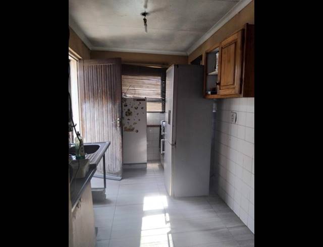 2 BEDROOM HOUSE FOR SALE IN MOROKA